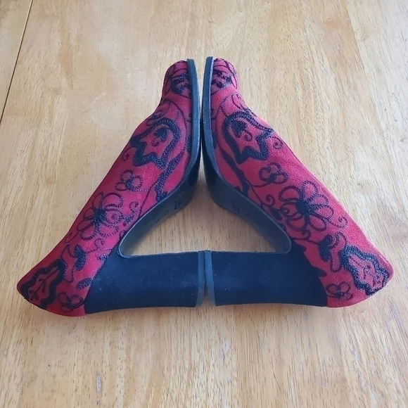Yves Saint Laurent YSL Vintage Embroidered Block Heels Red and Black 6.5 M - Picture 8 of 10